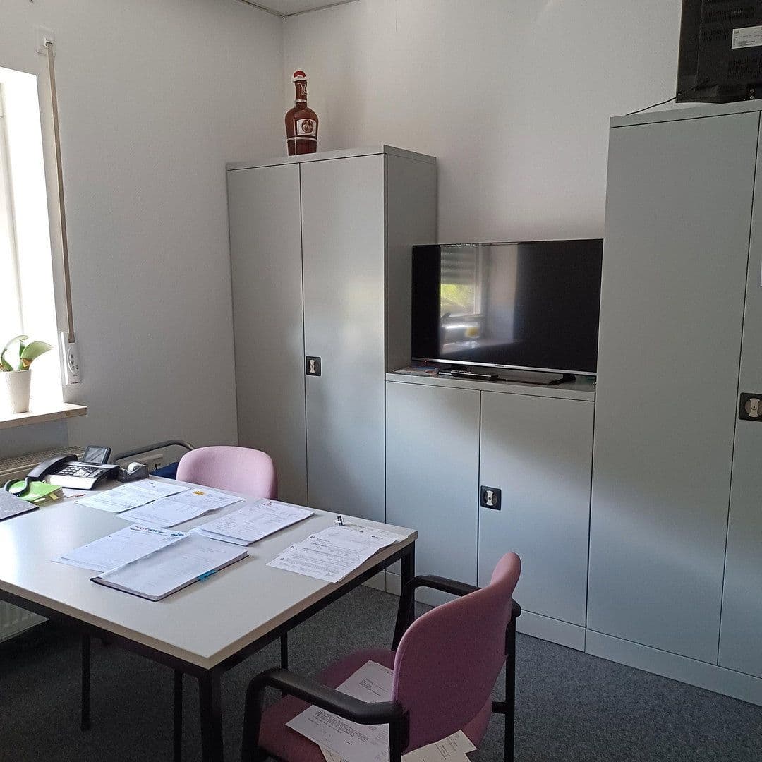 Prenájom nebytového priestoru 1.700 m², Hagenbüchach, Bavorsko Prenájom nebytového priestoru 1.700 m², Hagenbüchach, Bavorsko