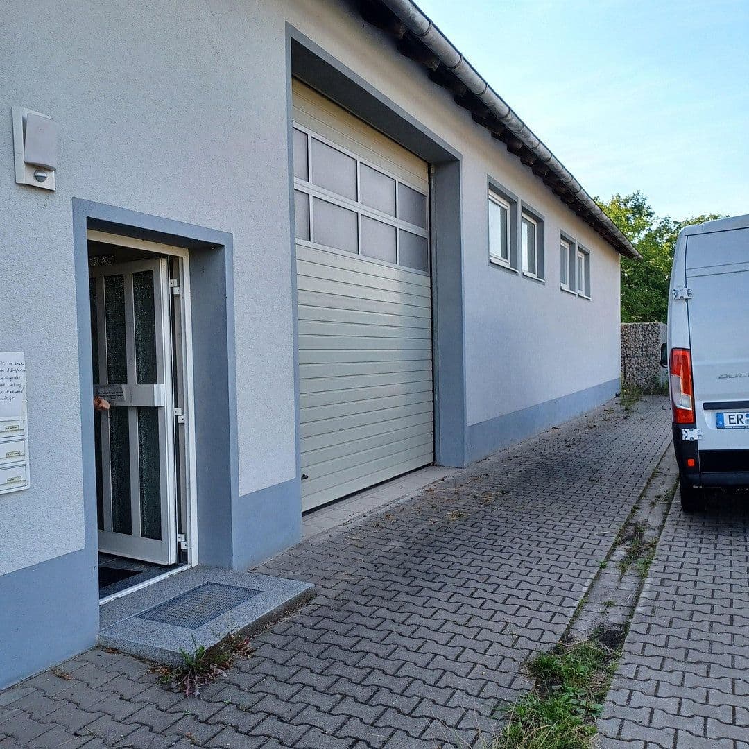 Prenájom nebytového priestoru 1.700 m², Hagenbüchach, Bavorsko Prenájom nebytového priestoru 1.700 m², Hagenbüchach, Bavorsko