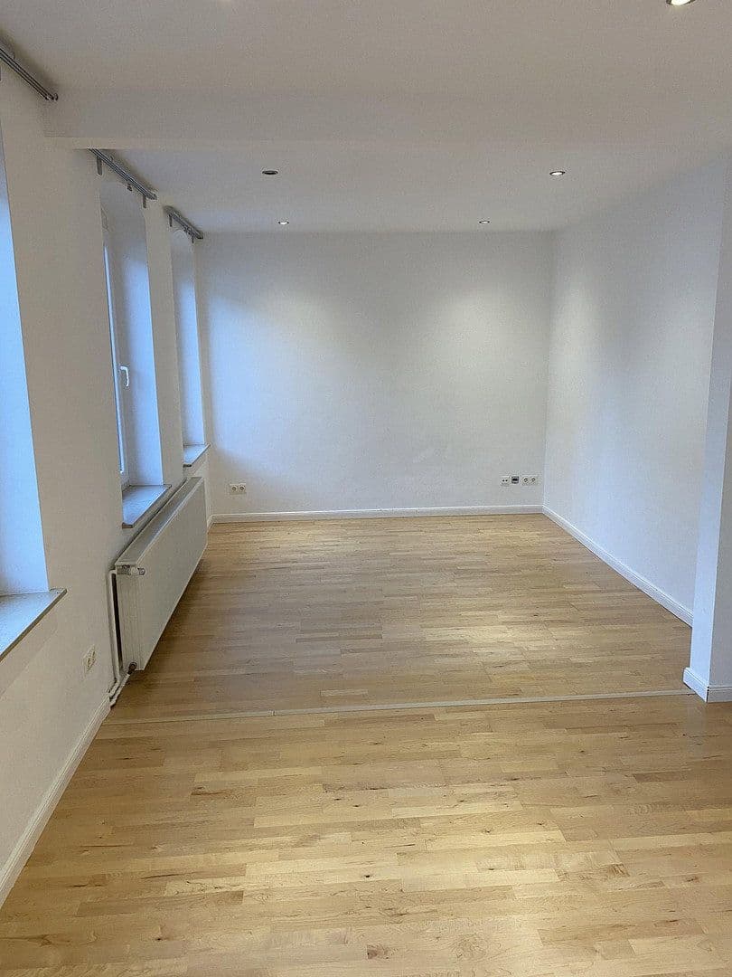 Prenájom bytu 4-izbový 128 m², Zierenbergstr. 72, Hildesheim, Dolné Sasko Prenájom bytu 4-izbový 128 m², Zierenbergstr. 72, Hildesheim, Dolné Sasko