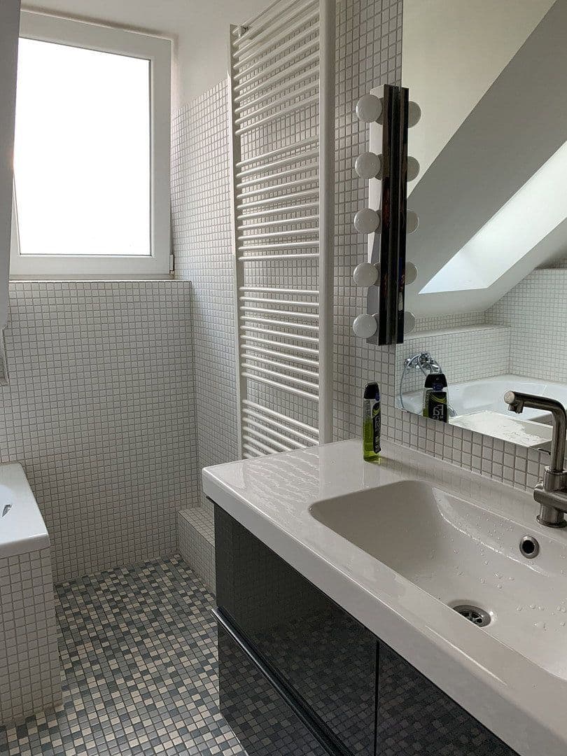 Prenájom bytu 4-izbový 128 m², Zierenbergstr. 72, Hildesheim, Dolné Sasko Prenájom bytu 4-izbový 128 m², Zierenbergstr. 72, Hildesheim, Dolné Sasko