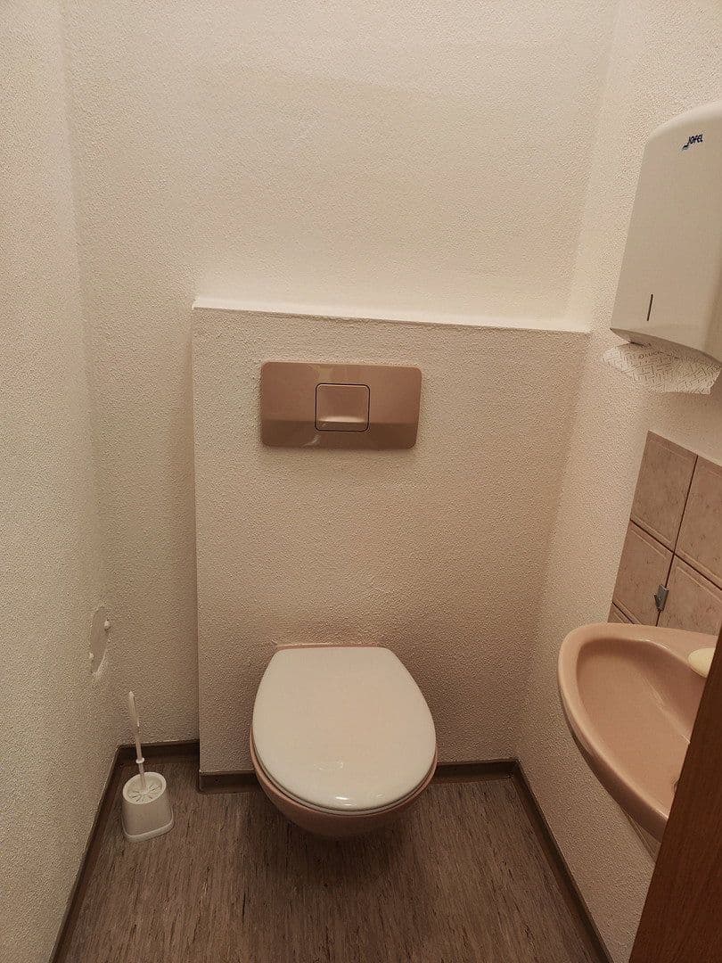 Prenájom kancelárie 75 m², Schwarzwaldstraße 19+21, Freudenstadt, Bádensko-Wurttembersko Prenájom kancelárie 75 m², Schwarzwaldstraße 19+21, Freudenstadt, Bádensko-Wurttembersko