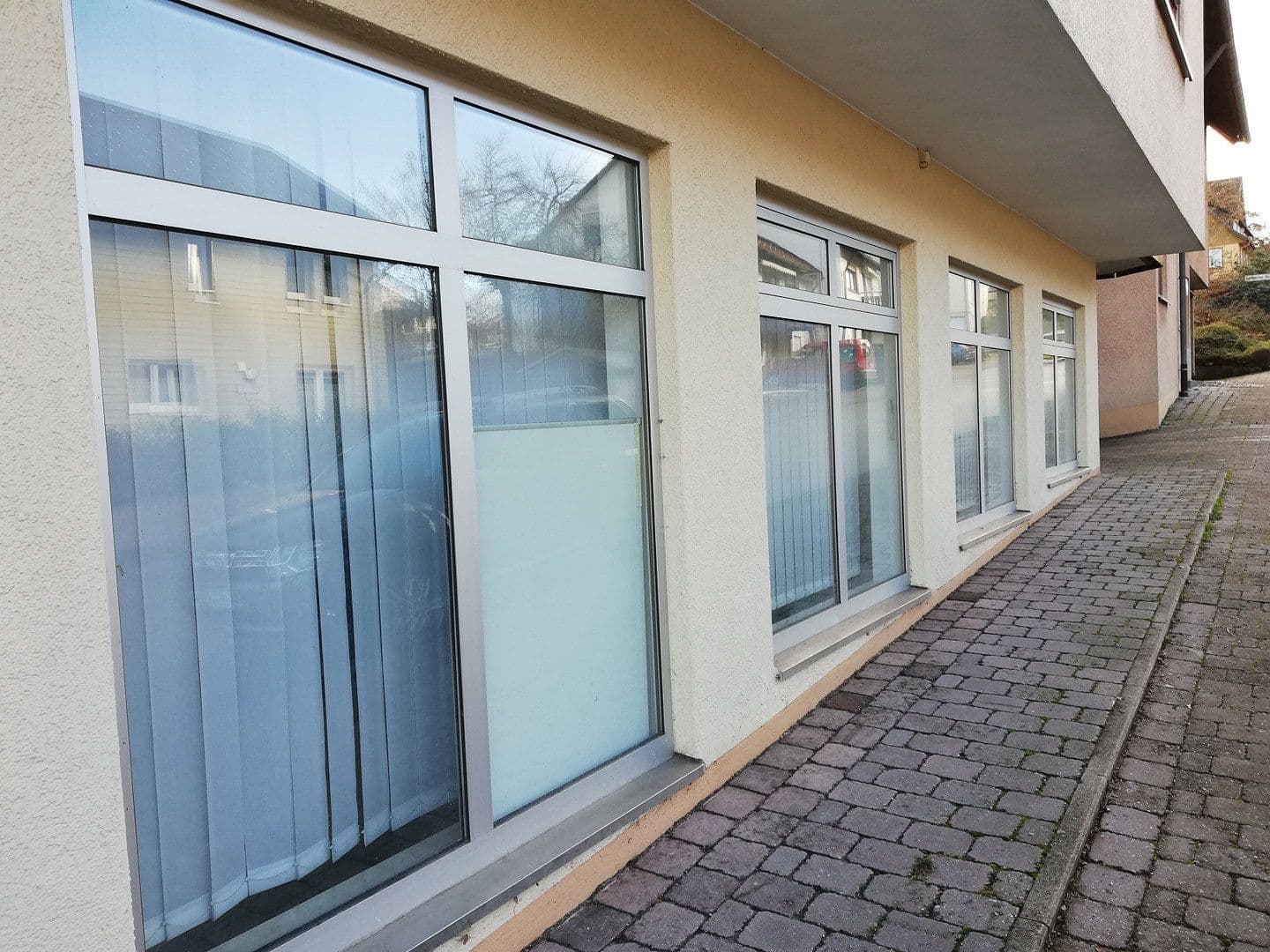 Prenájom kancelárie 75 m², Schwarzwaldstraße 19+21, Freudenstadt, Bádensko-Wurttembersko Prenájom kancelárie 75 m², Schwarzwaldstraße 19+21, Freudenstadt, Bádensko-Wurttembersko