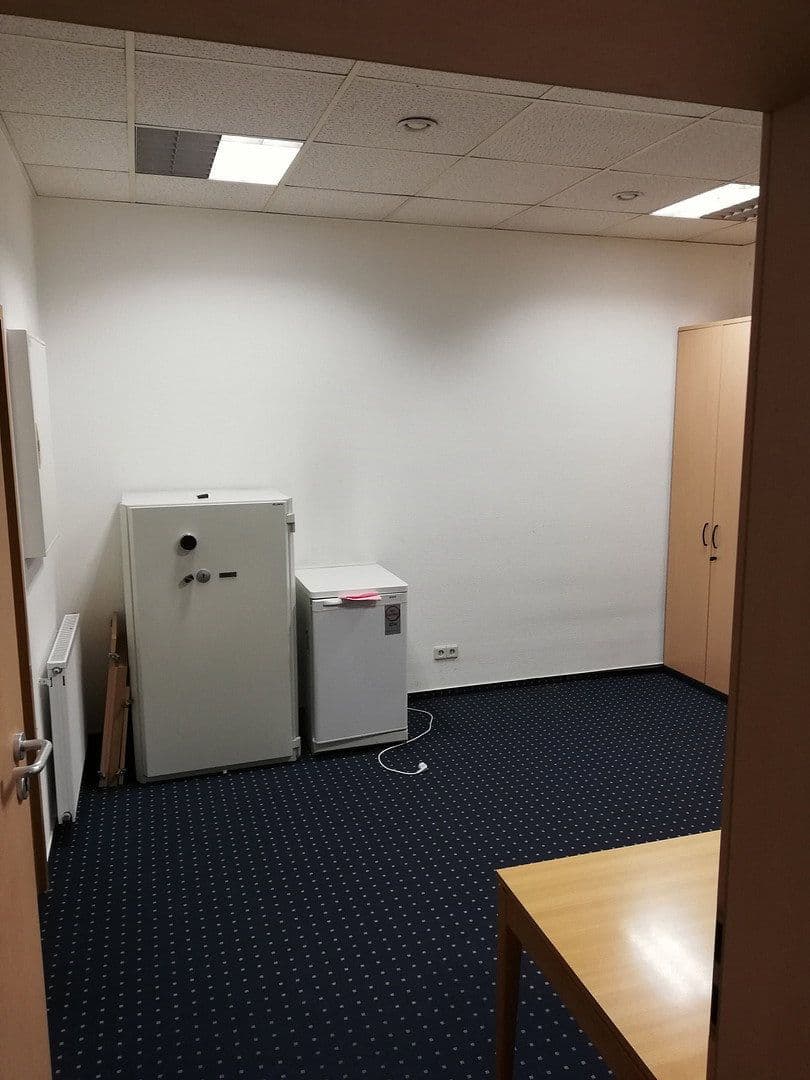 Prenájom kancelárie 75 m², Schwarzwaldstraße 19+21, Freudenstadt, Bádensko-Wurttembersko Prenájom kancelárie 75 m², Schwarzwaldstraße 19+21, Freudenstadt, Bádensko-Wurttembersko