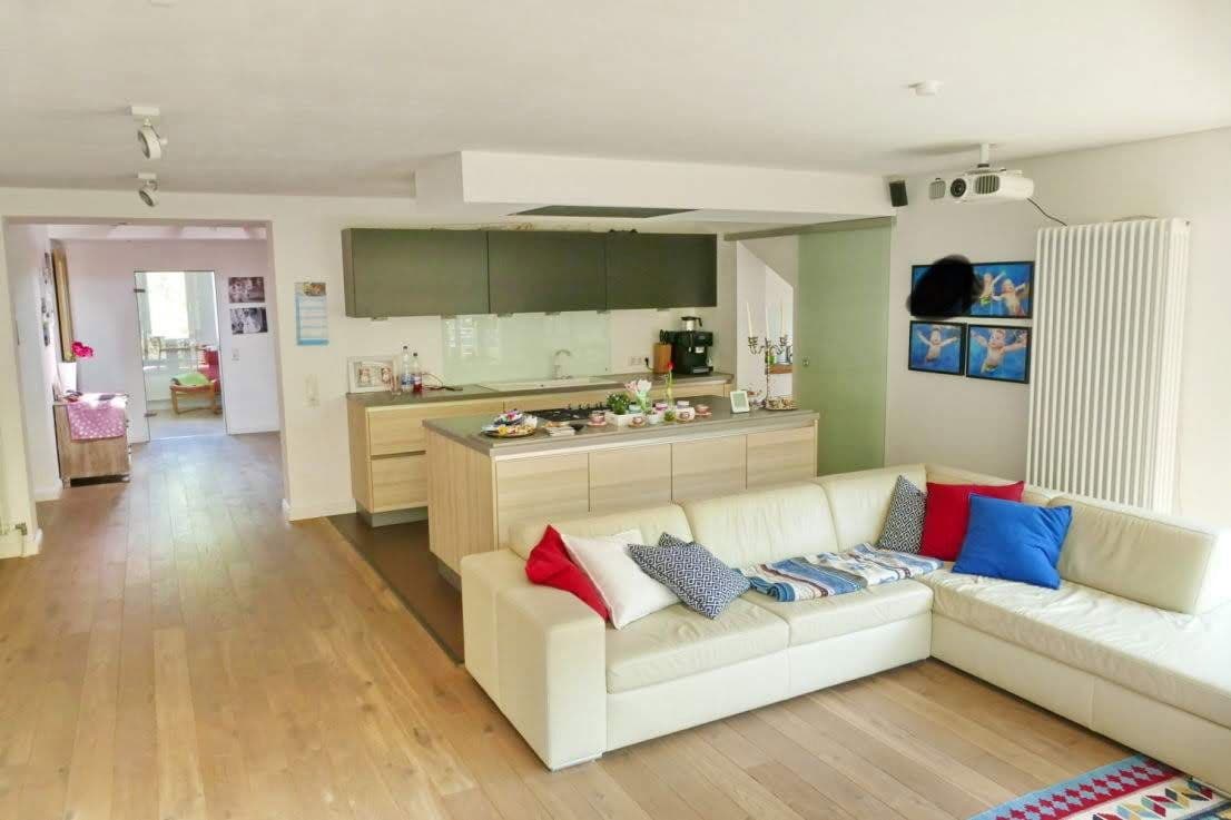 Prenájom bytu 5-izbový 170 m², Bielefeld, Severné Porýnie - Westfálsko Prenájom bytu 5-izbový 170 m², Bielefeld, Severné Porýnie - Westfálsko