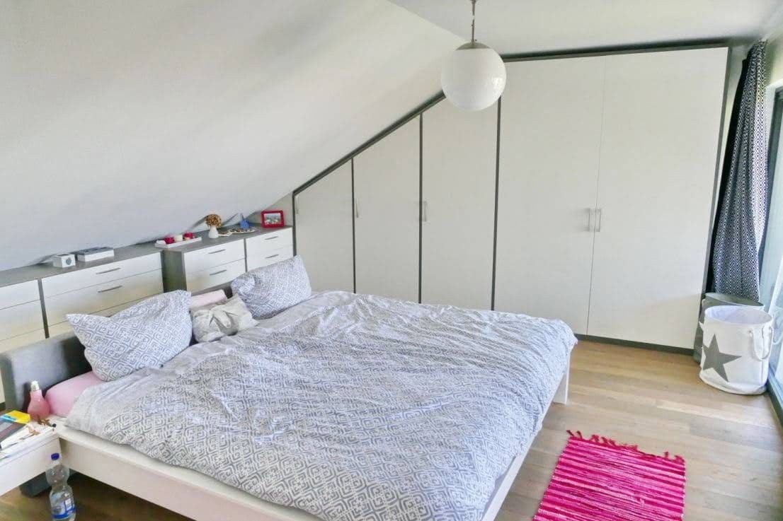 Prenájom bytu 5-izbový 170 m², Bielefeld, Severné Porýnie - Westfálsko Prenájom bytu 5-izbový 170 m², Bielefeld, Severné Porýnie - Westfálsko