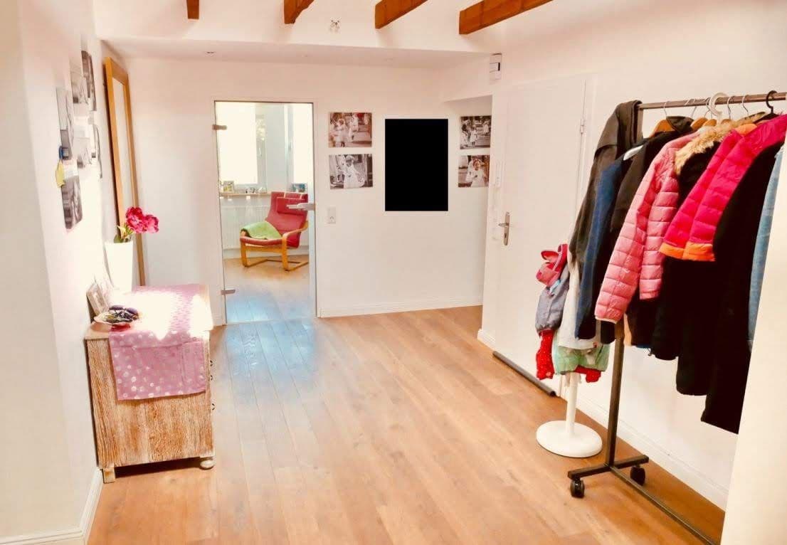 Prenájom bytu 5-izbový 170 m², Bielefeld, Severné Porýnie - Westfálsko Prenájom bytu 5-izbový 170 m², Bielefeld, Severné Porýnie - Westfálsko