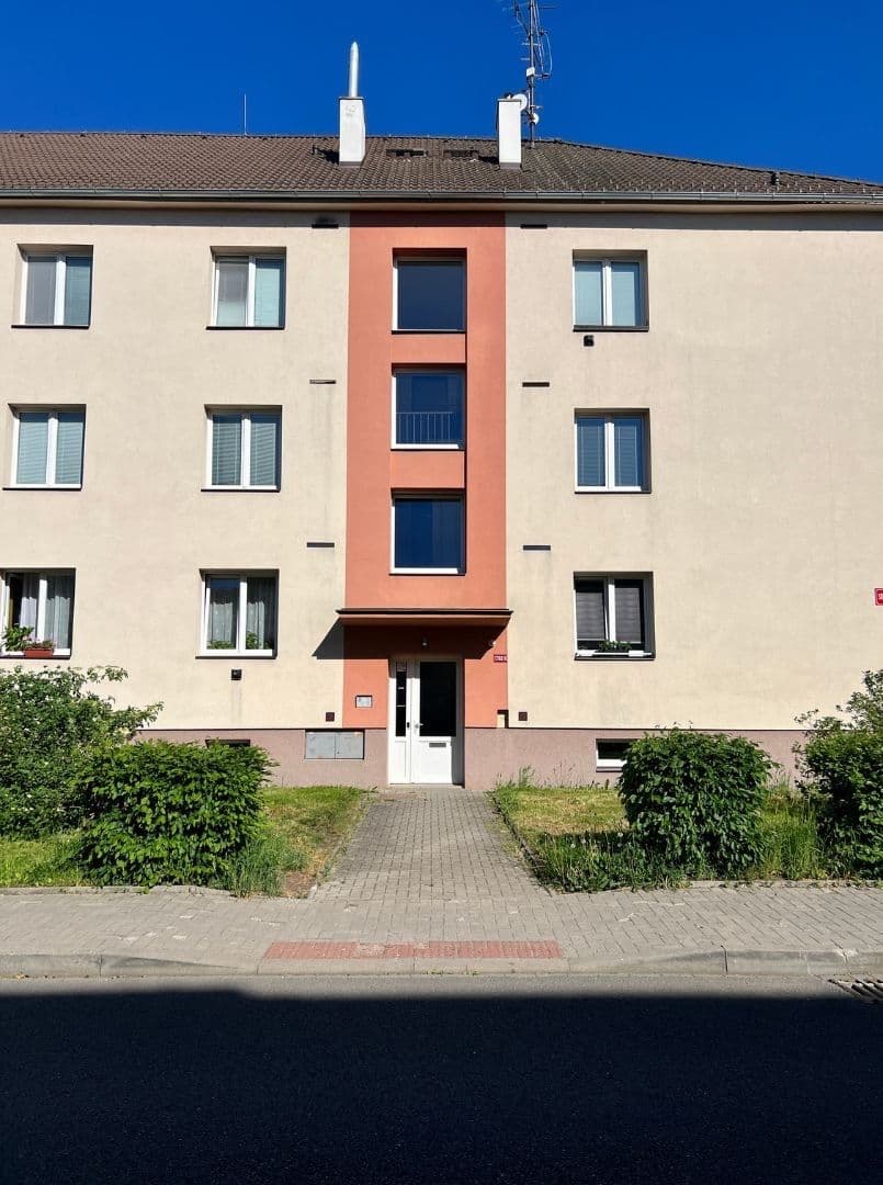 Prenájom bytu 2-izbový 49 m², Sídliště Generála J. Kholla, Rakovník, Středočeský kraj Prenájom bytu 2-izbový 49 m², Sídliště Generála J. Kholla, Rakovník, Středočeský kraj
