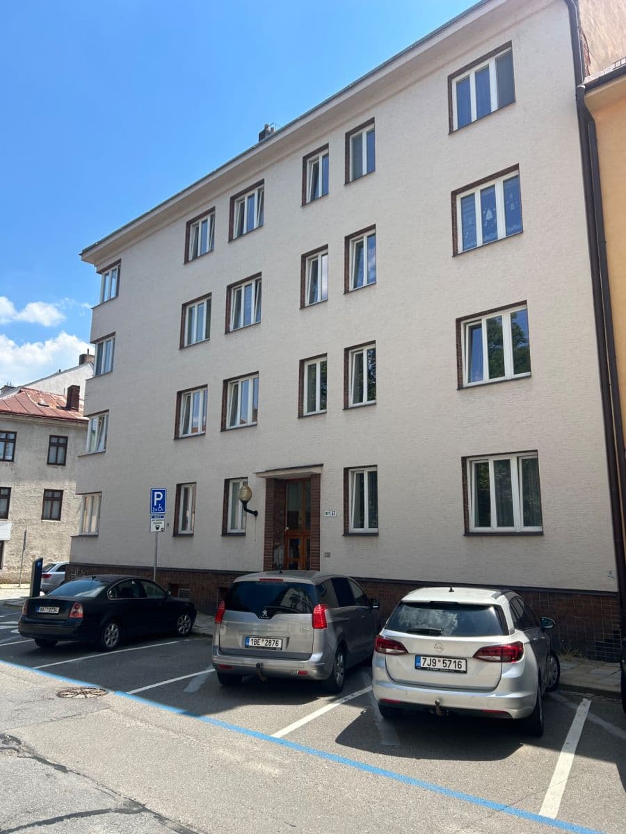 Predaj bytu 3-izbový 87 m², Husova, Jihlava, Kraj Vysočina Predaj bytu 3-izbový 87 m², Husova, Jihlava, Kraj Vysočina