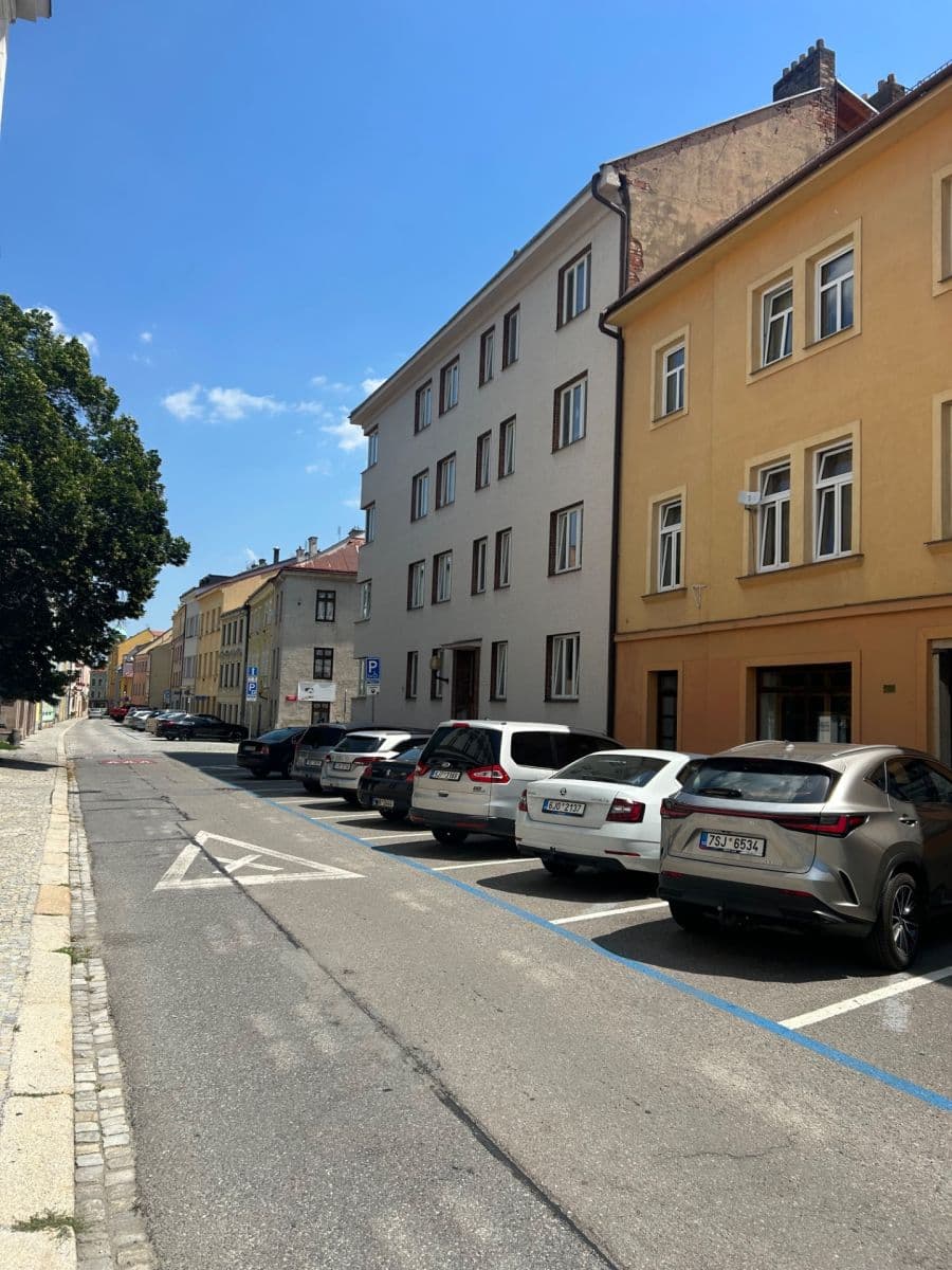 Predaj bytu 3-izbový 87 m², Husova, Jihlava, Kraj Vysočina Predaj bytu 3-izbový 87 m², Husova, Jihlava, Kraj Vysočina