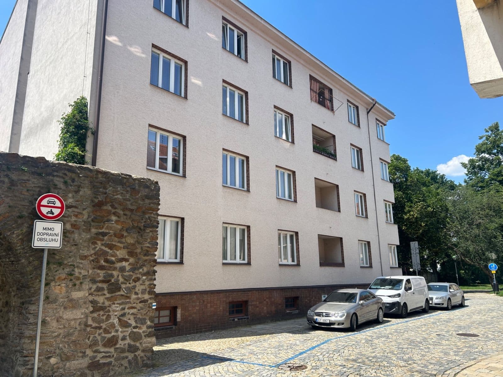Predaj bytu 3-izbový 87 m², Husova, Jihlava, Kraj Vysočina Predaj bytu 3-izbový 87 m², Husova, Jihlava, Kraj Vysočina