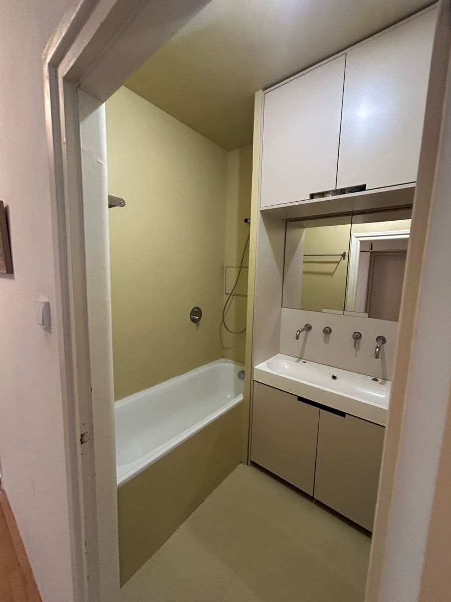 Predaj bytu 3-izbový 87 m², Husova, Jihlava, Kraj Vysočina Predaj bytu 3-izbový 87 m², Husova, Jihlava, Kraj Vysočina