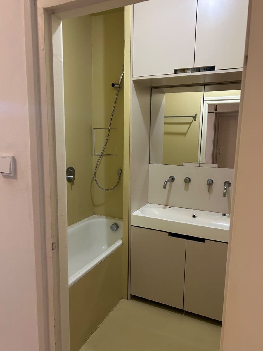 Predaj bytu 3-izbový 87 m², Husova, Jihlava, Kraj Vysočina Predaj bytu 3-izbový 87 m², Husova, Jihlava, Kraj Vysočina