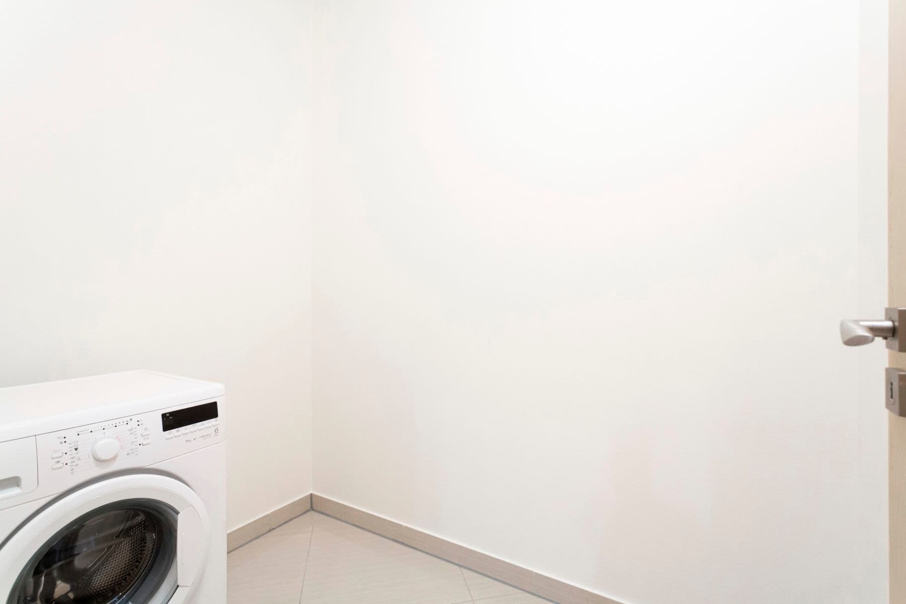 Prenájom bytu 1-izbový 43 m², Olšanská, Praha, Praha Prenájom bytu 1-izbový 43 m², Olšanská, Praha, Praha