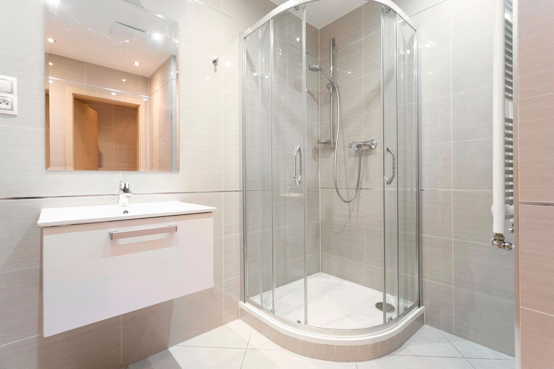 Prenájom bytu 1-izbový 43 m², Olšanská, Praha, Praha Prenájom bytu 1-izbový 43 m², Olšanská, Praha, Praha