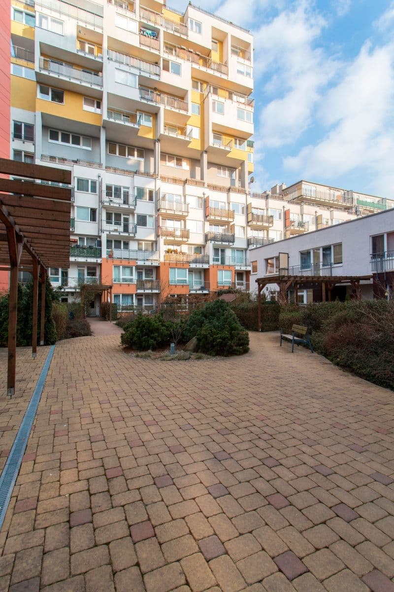 Prenájom bytu 2-izbový 48 m², Pod Harfou, Praha, Praha Prenájom bytu 2-izbový 48 m², Pod Harfou, Praha, Praha