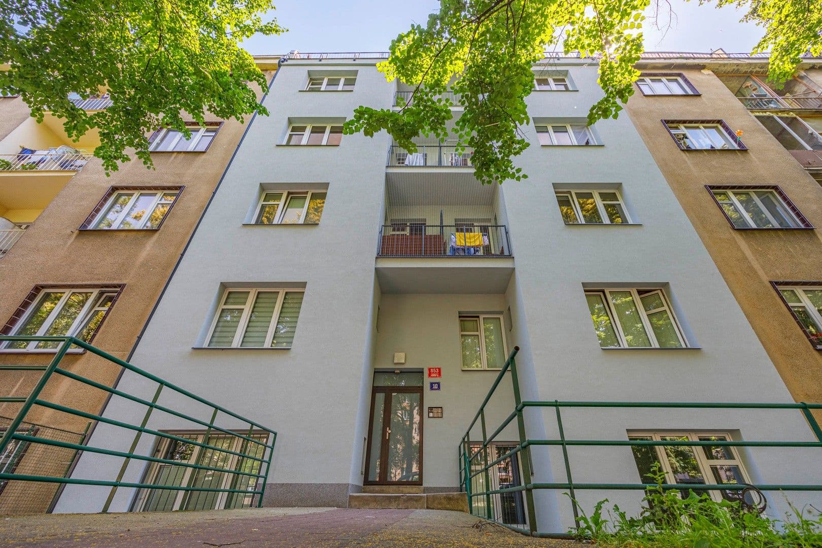 Prenájom bytu 1-izbový 30 m², Jakutská, Praha, Praha Prenájom bytu 1-izbový 30 m², Jakutská, Praha, Praha