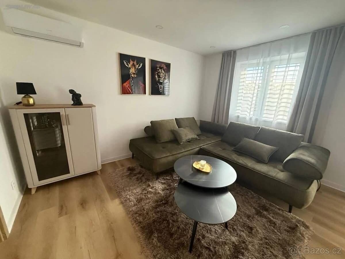 Predaj domu 200 m², pozemek 800 m², Moravany, Jihomoravský kraj Predaj domu 200 m², pozemek 800 m², Moravany, Jihomoravský kraj