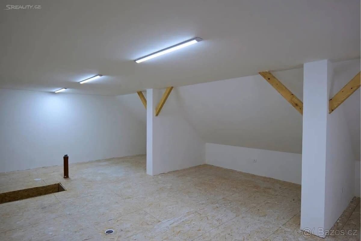 Predaj domu 200 m², pozemek 800 m², Moravany, Jihomoravský kraj Predaj domu 200 m², pozemek 800 m², Moravany, Jihomoravský kraj