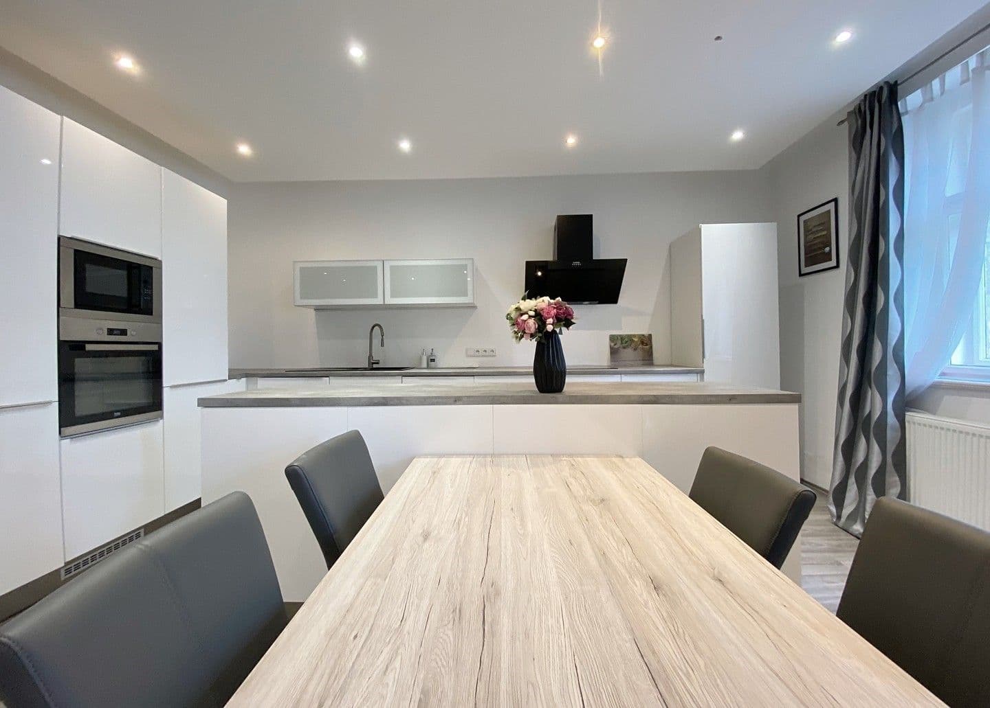 Prenájom bytu 3-izbový 95 m², U Střešovických hřišť, Praha, Praha Prenájom bytu 3-izbový 95 m², U Střešovických hřišť, Praha, Praha
