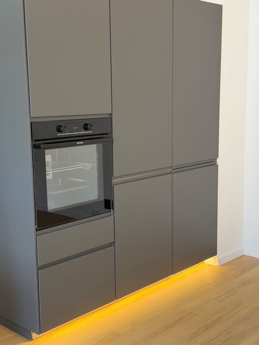 Predaj bytu 2-izbový 43 m², Závodu míru, Karlovy Vary, Karlovarský kraj Predaj bytu 2-izbový 43 m², Závodu míru, Karlovy Vary, Karlovarský kraj