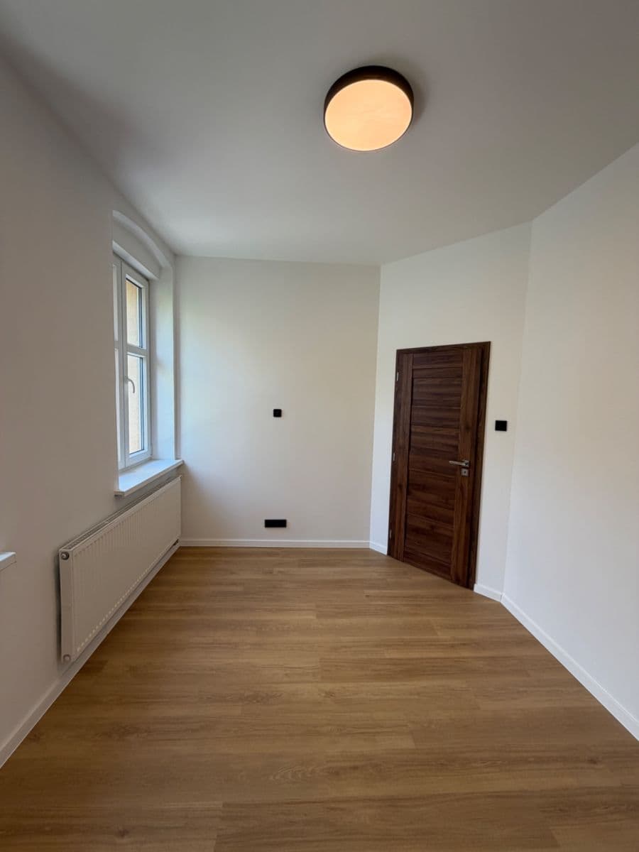 Predaj bytu 2-izbový 43 m², Závodu míru, Karlovy Vary, Karlovarský kraj Predaj bytu 2-izbový 43 m², Závodu míru, Karlovy Vary, Karlovarský kraj