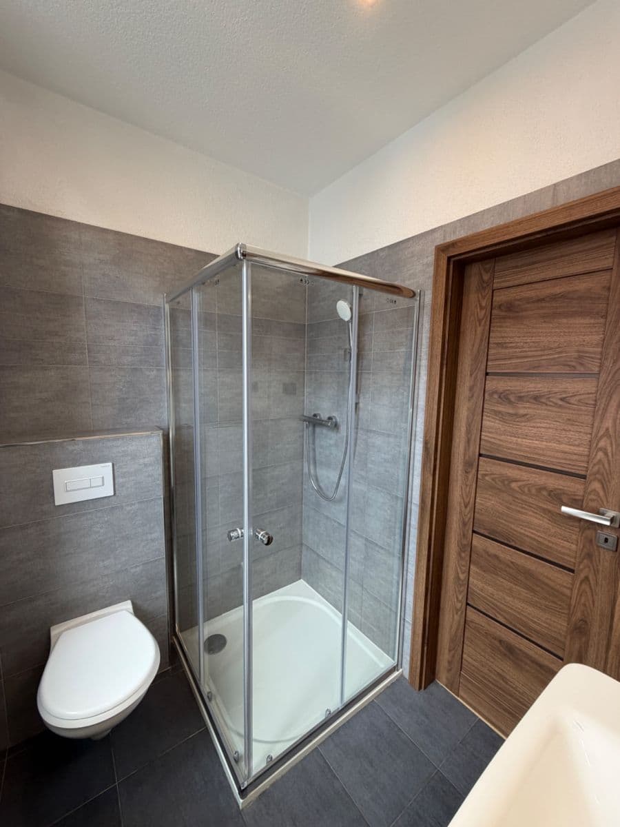 Predaj bytu 2-izbový 43 m², Závodu míru, Karlovy Vary, Karlovarský kraj Predaj bytu 2-izbový 43 m², Závodu míru, Karlovy Vary, Karlovarský kraj