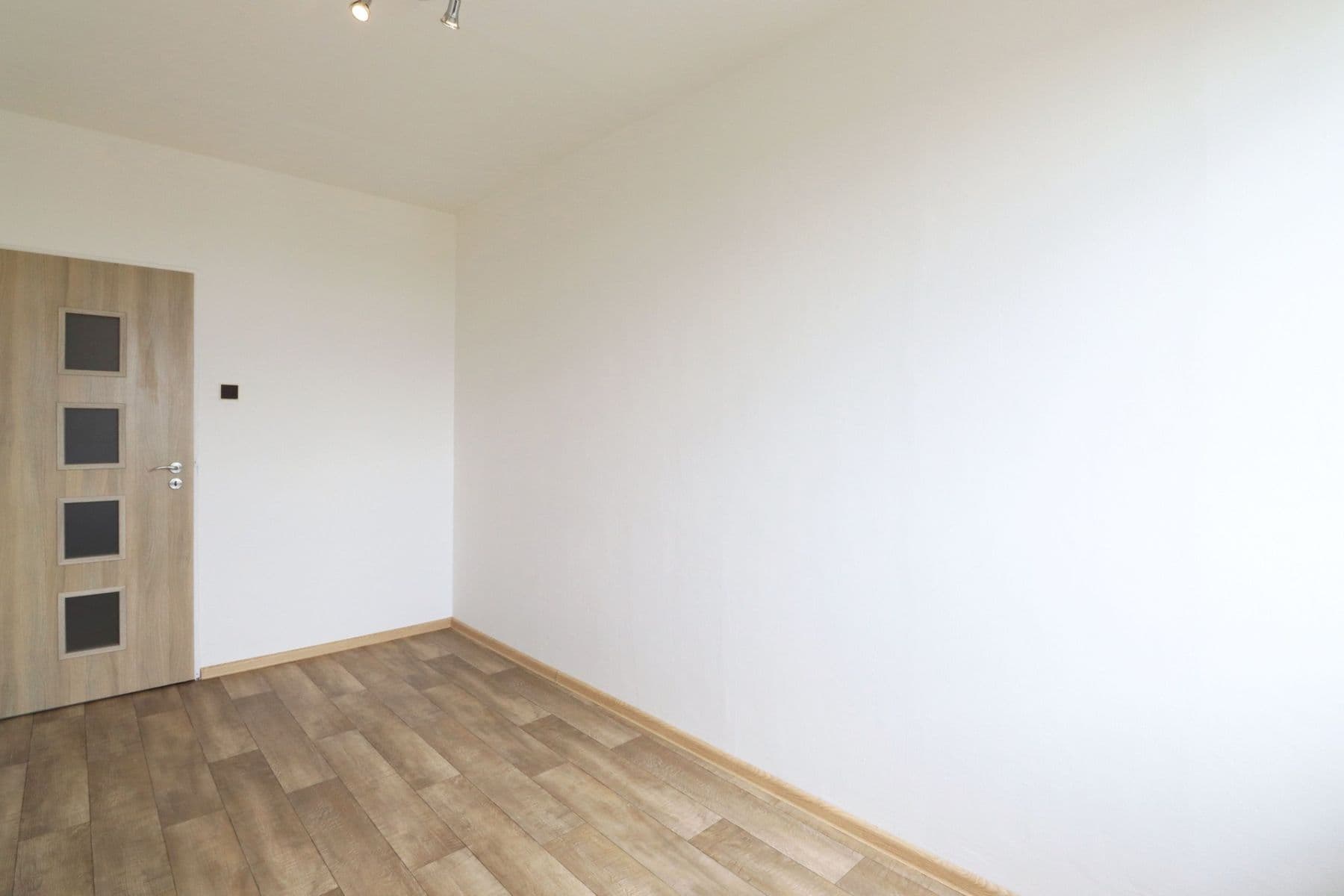 Prenájom bytu 3-izbový 67 m², Ke Kateřinkám, Praha, Praha Prenájom bytu 3-izbový 67 m², Ke Kateřinkám, Praha, Praha