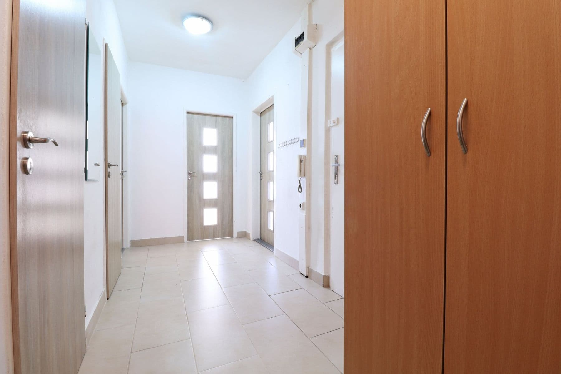 Prenájom bytu 3-izbový 67 m², Ke Kateřinkám, Praha, Praha Prenájom bytu 3-izbový 67 m², Ke Kateřinkám, Praha, Praha