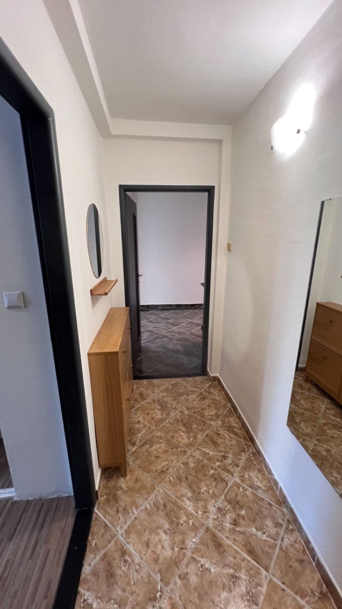 Prenájom bytu 2-izbový 54 m², Hrubínova, Neratovice, Středočeský kraj Prenájom bytu 2-izbový 54 m², Hrubínova, Neratovice, Středočeský kraj