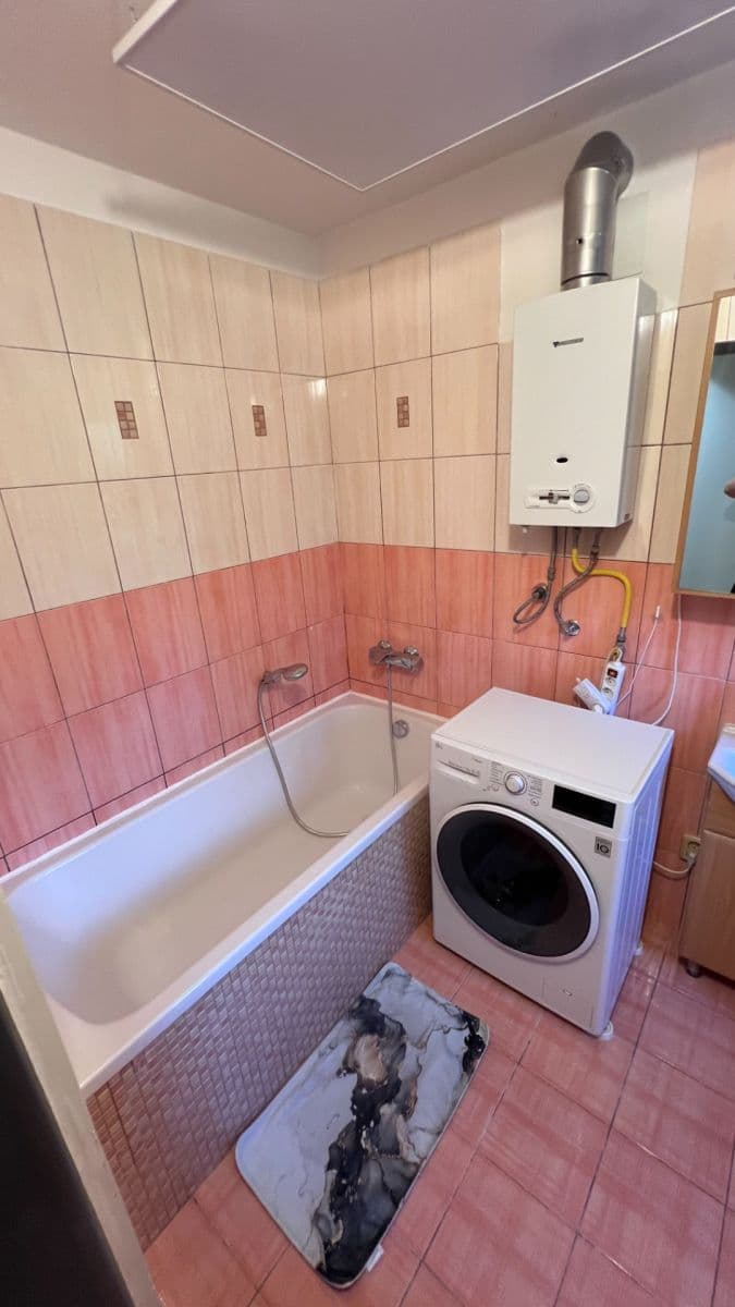 Prenájom bytu 2-izbový 54 m², Hrubínova, Neratovice, Středočeský kraj Prenájom bytu 2-izbový 54 m², Hrubínova, Neratovice, Středočeský kraj