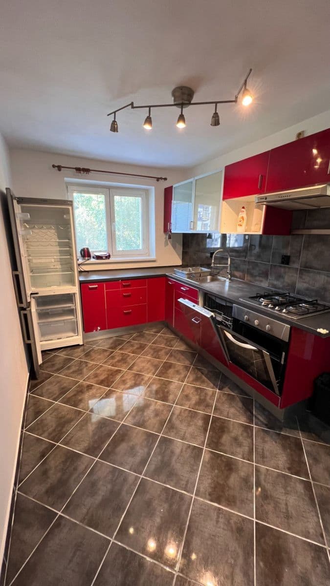 Prenájom bytu 2-izbový 54 m², Hrubínova, Neratovice, Středočeský kraj Prenájom bytu 2-izbový 54 m², Hrubínova, Neratovice, Středočeský kraj