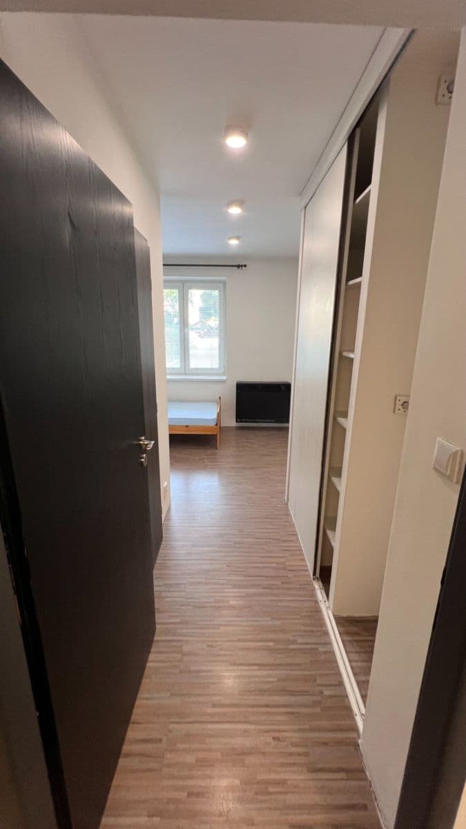 Prenájom bytu 2-izbový 54 m², Hrubínova, Neratovice, Středočeský kraj Prenájom bytu 2-izbový 54 m², Hrubínova, Neratovice, Středočeský kraj