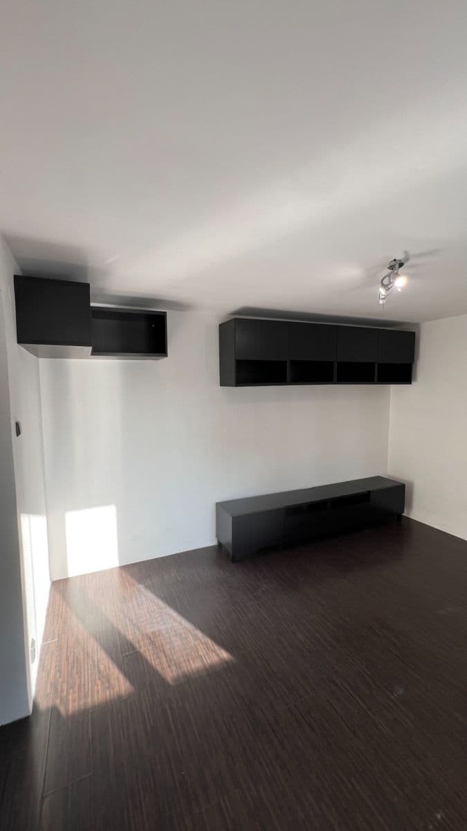 Prenájom bytu 2-izbový 54 m², Hrubínova, Neratovice, Středočeský kraj Prenájom bytu 2-izbový 54 m², Hrubínova, Neratovice, Středočeský kraj