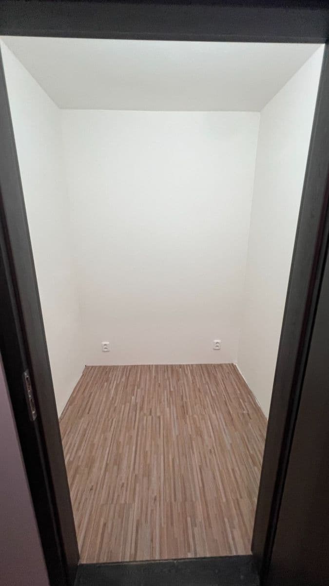 Prenájom bytu 2-izbový 54 m², Hrubínova, Neratovice, Středočeský kraj Prenájom bytu 2-izbový 54 m², Hrubínova, Neratovice, Středočeský kraj