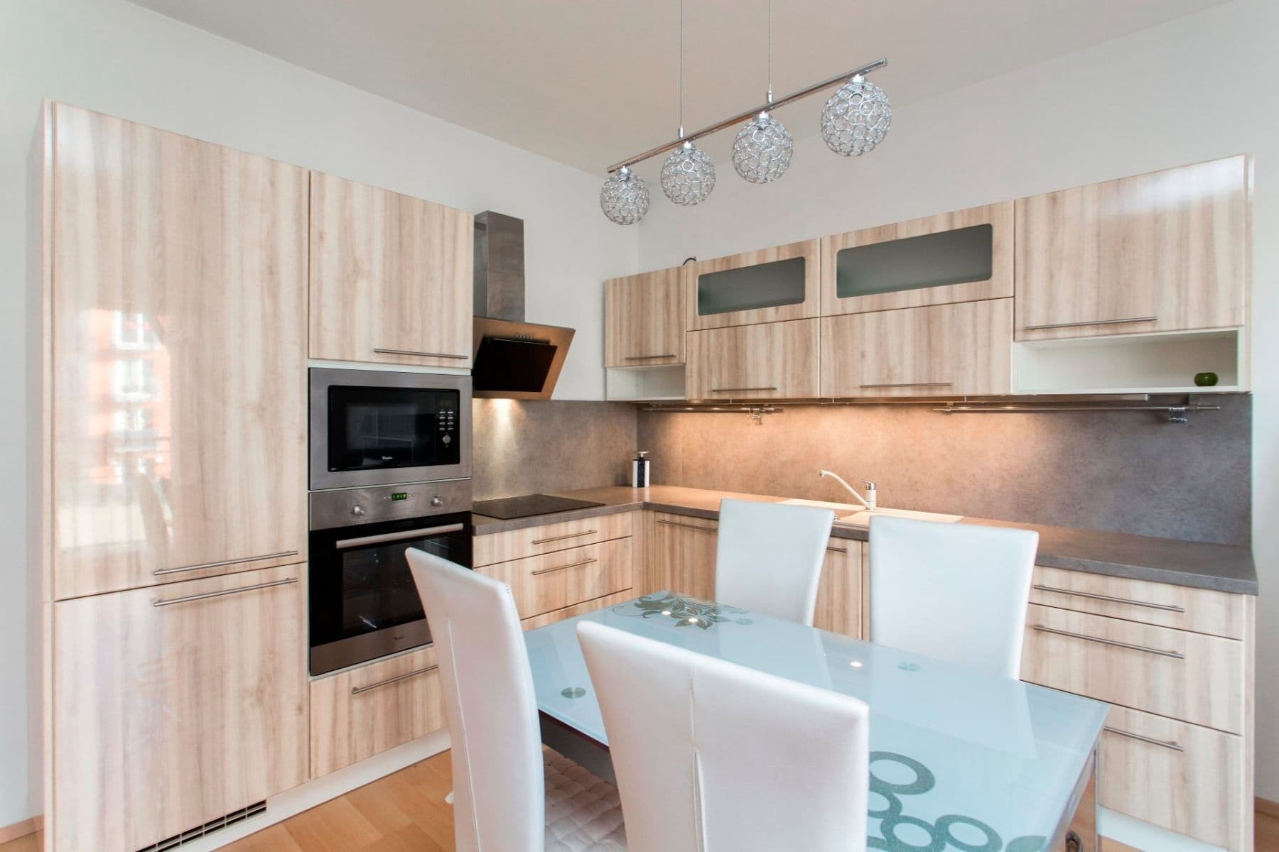 Prenájom bytu 1-izbový 39 m², Pavla Beneše, Praha, Praha Prenájom bytu 1-izbový 39 m², Pavla Beneše, Praha, Praha
