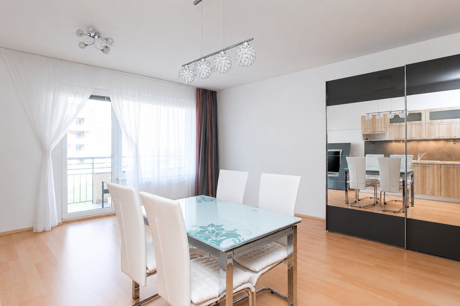 Prenájom bytu 1-izbový 39 m², Pavla Beneše, Praha, Praha Prenájom bytu 1-izbový 39 m², Pavla Beneše, Praha, Praha