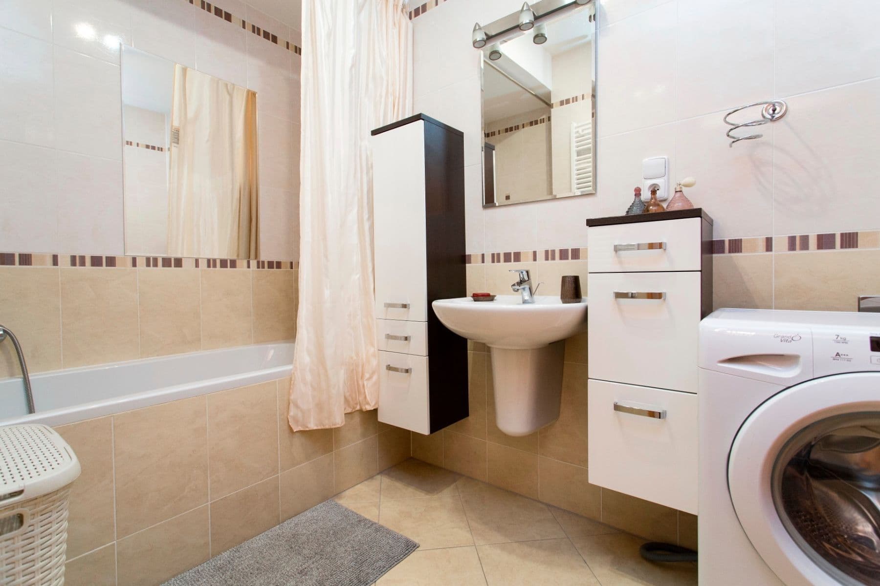 Prenájom bytu 1-izbový 39 m², Pavla Beneše, Praha, Praha Prenájom bytu 1-izbový 39 m², Pavla Beneše, Praha, Praha