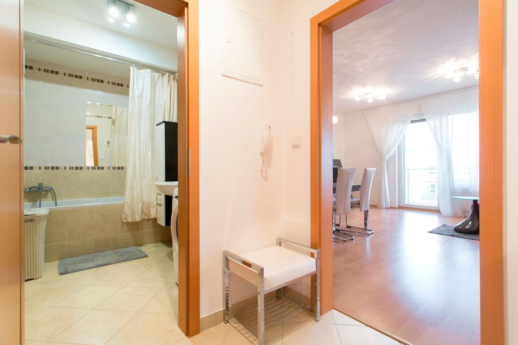 Prenájom bytu 1-izbový 39 m², Pavla Beneše, Praha, Praha Prenájom bytu 1-izbový 39 m², Pavla Beneše, Praha, Praha