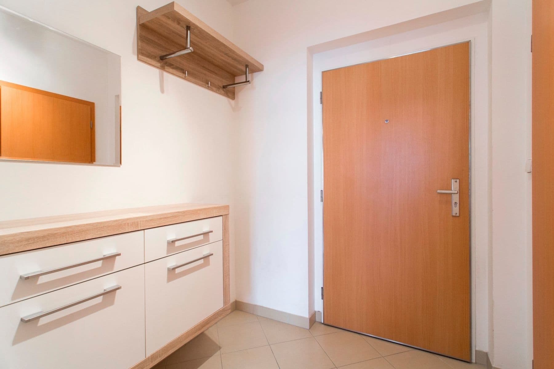Prenájom bytu 1-izbový 39 m², Pavla Beneše, Praha, Praha Prenájom bytu 1-izbový 39 m², Pavla Beneše, Praha, Praha