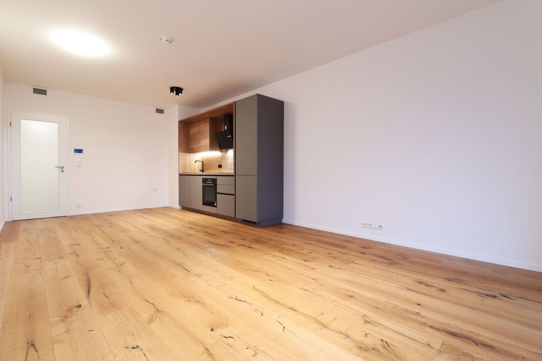 Prenájom bytu 1-izbový 45 m², Ramonova, Praha, Praha Prenájom bytu 1-izbový 45 m², Ramonova, Praha, Praha