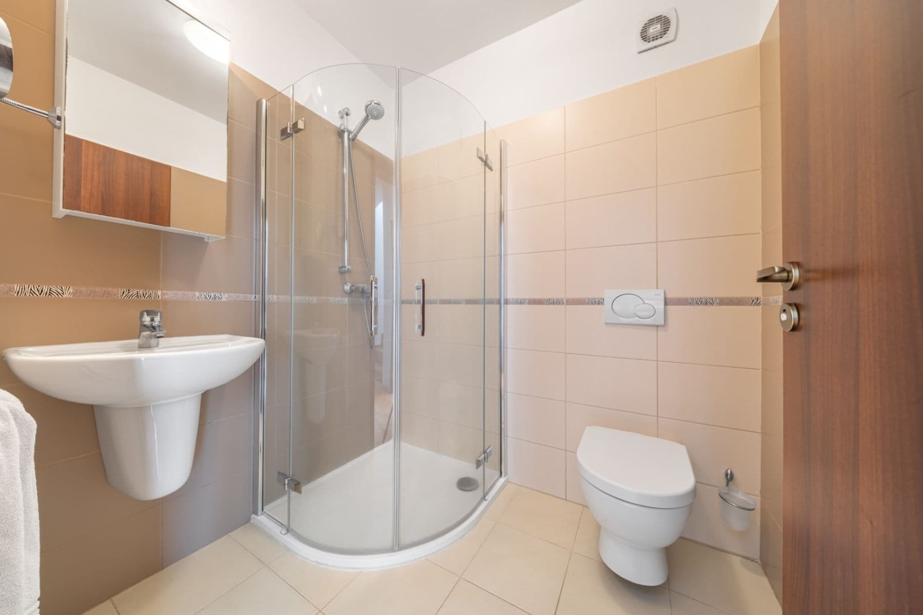 Predaj domu 165 m², pozemok 800 m², K Lesu, Babice, Středočeský kraj Predaj domu 165 m², pozemok 800 m², K Lesu, Babice, Středočeský kraj