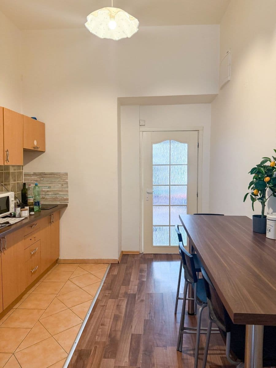 Prenájom bytu 1-izbový 42 m², Husitská, Praha, Praha Prenájom bytu 1-izbový 42 m², Husitská, Praha, Praha