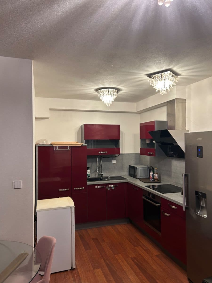 Prenájom bytu 3-izbový 80 m², Pajštúnska, Petržalka, Bratislavský kraj Prenájom bytu 3-izbový 80 m², Pajštúnska, Petržalka, Bratislavský kraj