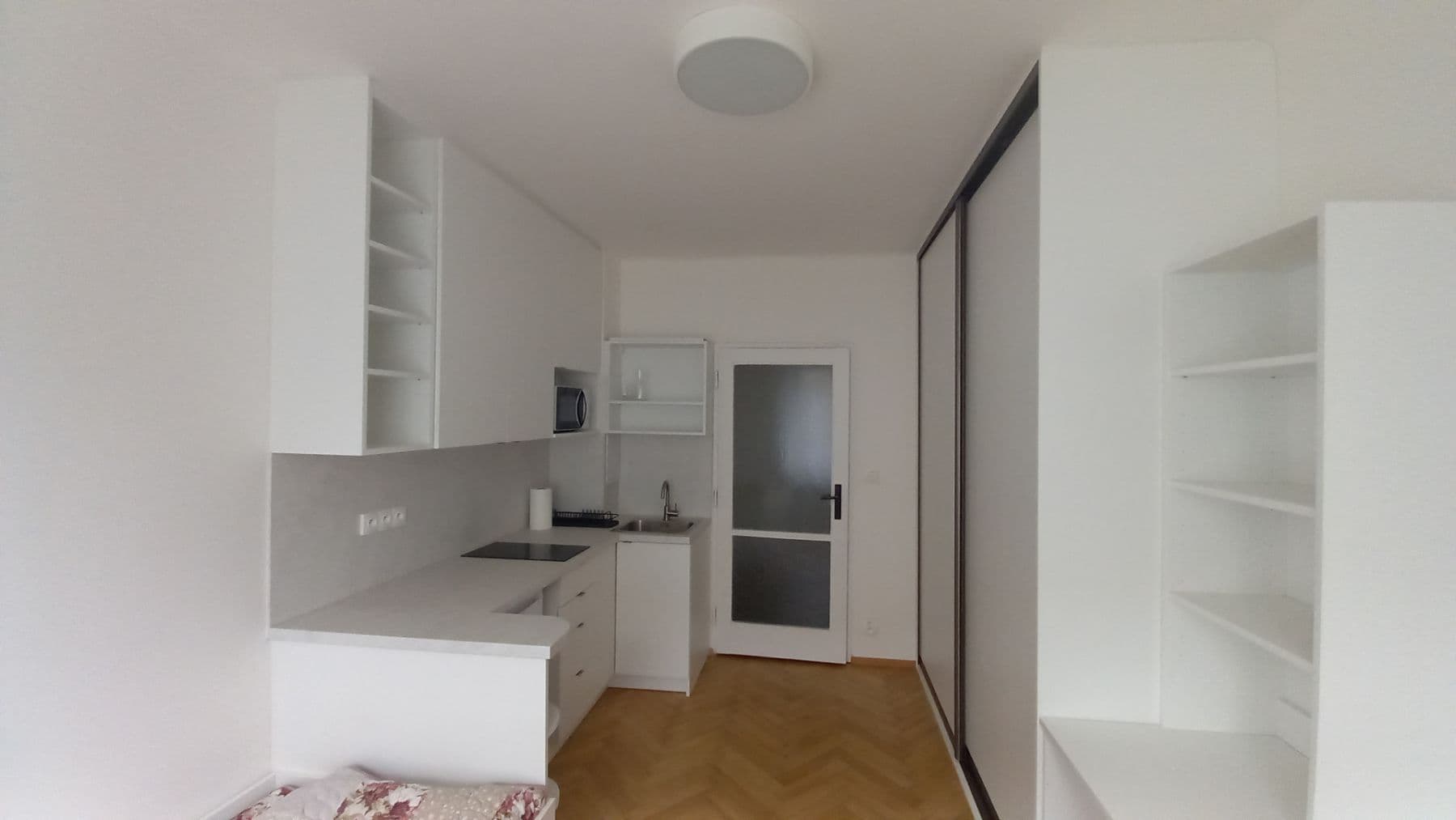 Prenájom bytu 1-izbový 17 m², Jerevanská, Praha, Praha Prenájom bytu 1-izbový 17 m², Jerevanská, Praha, Praha
