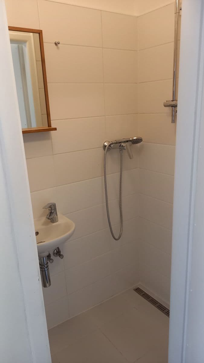 Prenájom bytu 1-izbový 17 m², Jerevanská, Praha, Praha Prenájom bytu 1-izbový 17 m², Jerevanská, Praha, Praha