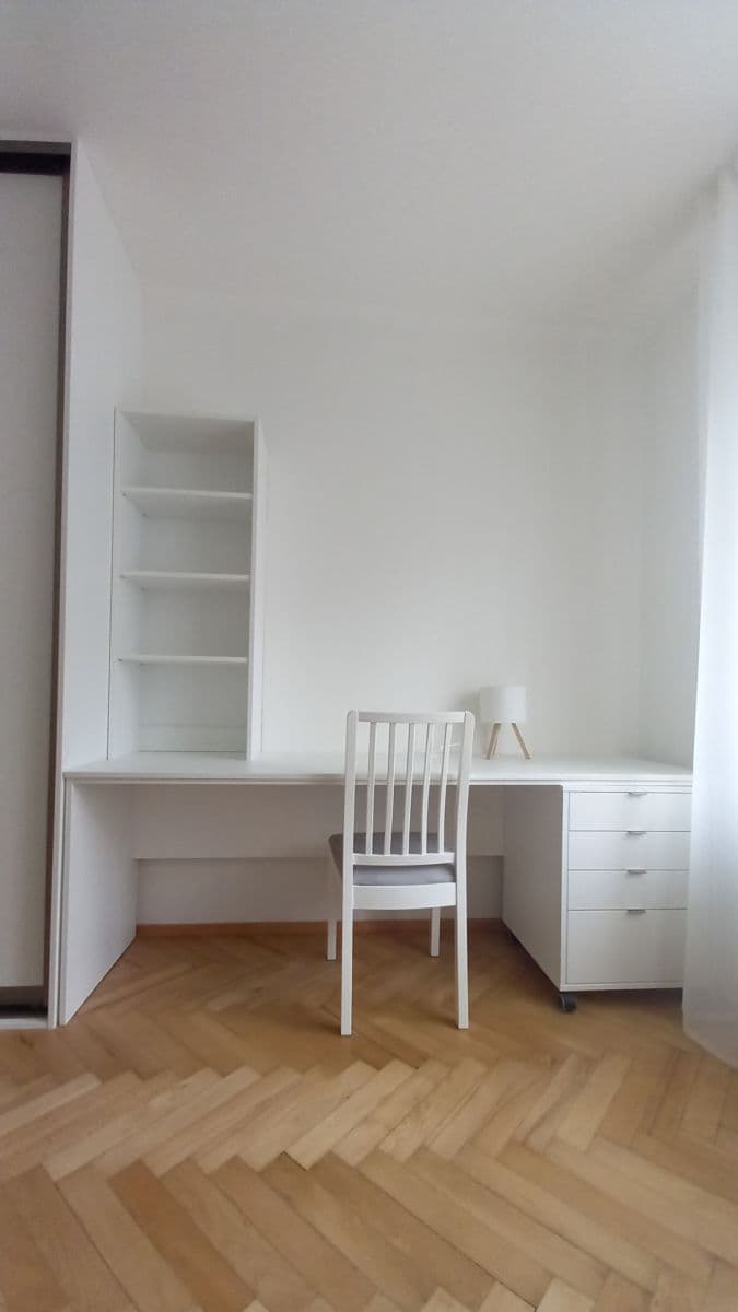 Prenájom bytu 1-izbový 17 m², Jerevanská, Praha, Praha Prenájom bytu 1-izbový 17 m², Jerevanská, Praha, Praha