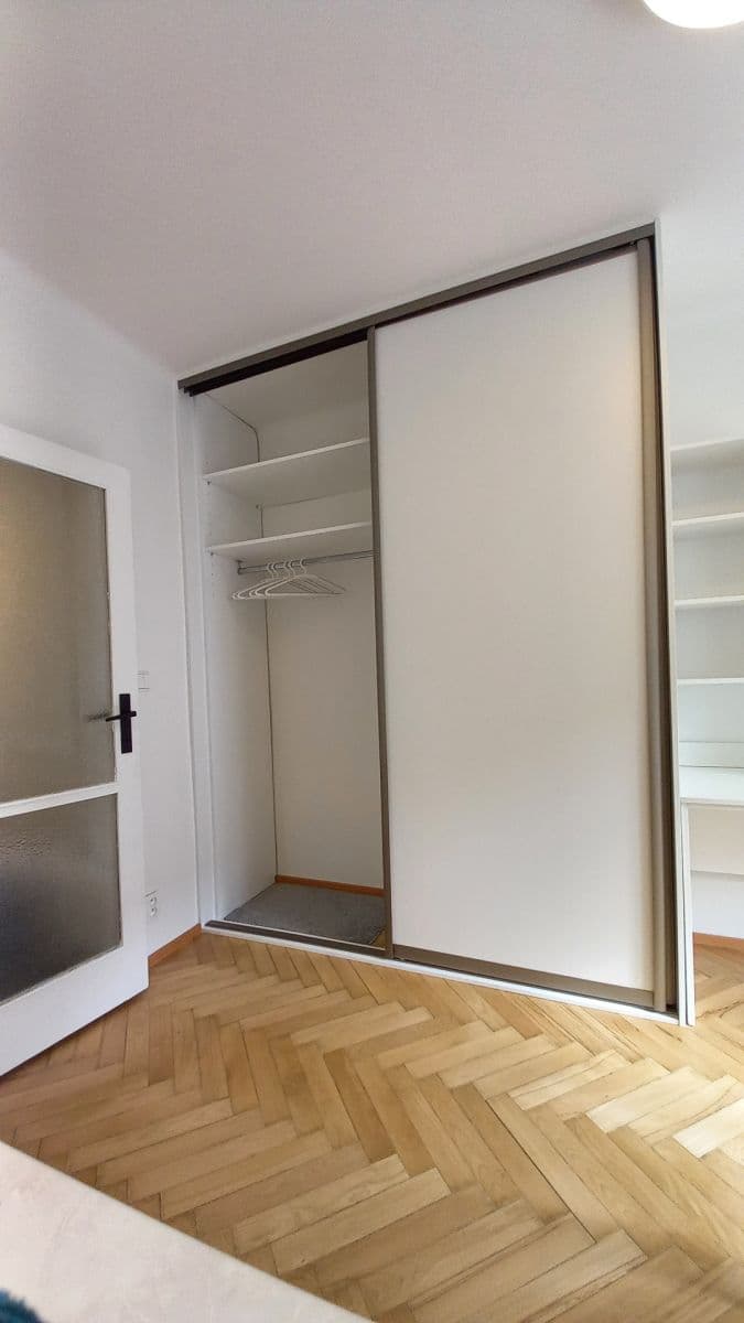 Prenájom bytu 1-izbový 17 m², Jerevanská, Praha, Praha Prenájom bytu 1-izbový 17 m², Jerevanská, Praha, Praha
