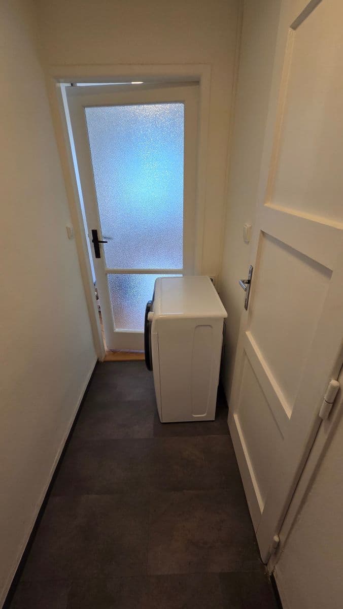 Prenájom bytu 1-izbový 17 m², Jerevanská, Praha, Praha Prenájom bytu 1-izbový 17 m², Jerevanská, Praha, Praha