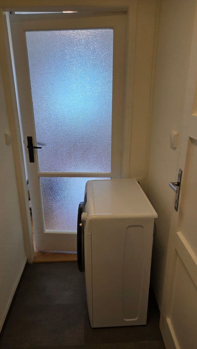 Prenájom bytu 1-izbový 17 m², Jerevanská, Praha, Praha Prenájom bytu 1-izbový 17 m², Jerevanská, Praha, Praha