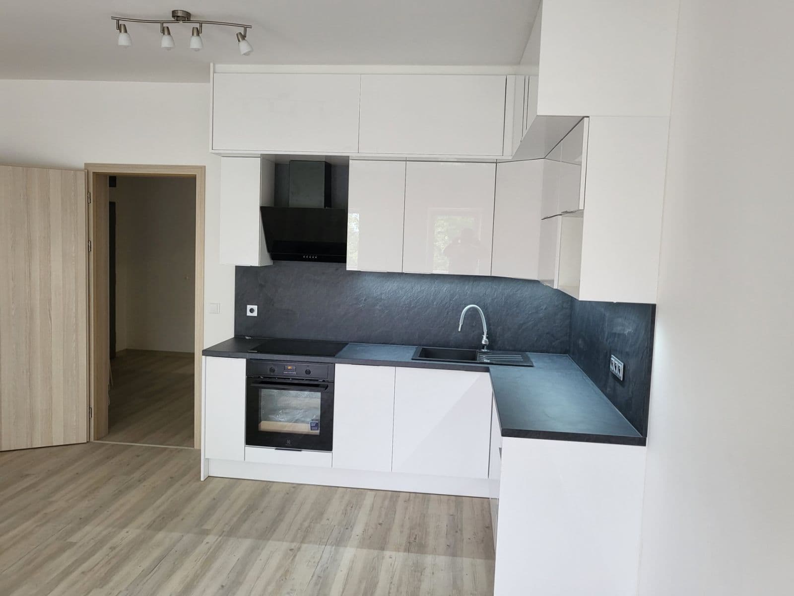 Prenájom bytu 2-izbový 59 m², Na Baranovci, Ostrava, Moravskoslezský kraj Prenájom bytu 2-izbový 59 m², Na Baranovci, Ostrava, Moravskoslezský kraj